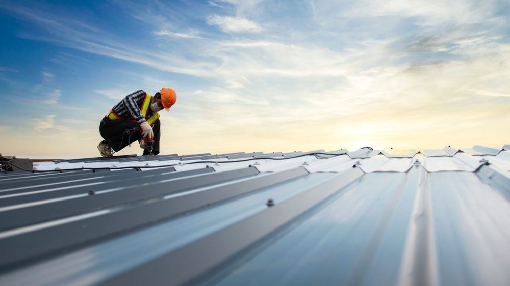 What a New Roof Costs in Studio City This Year — Common Mistakes